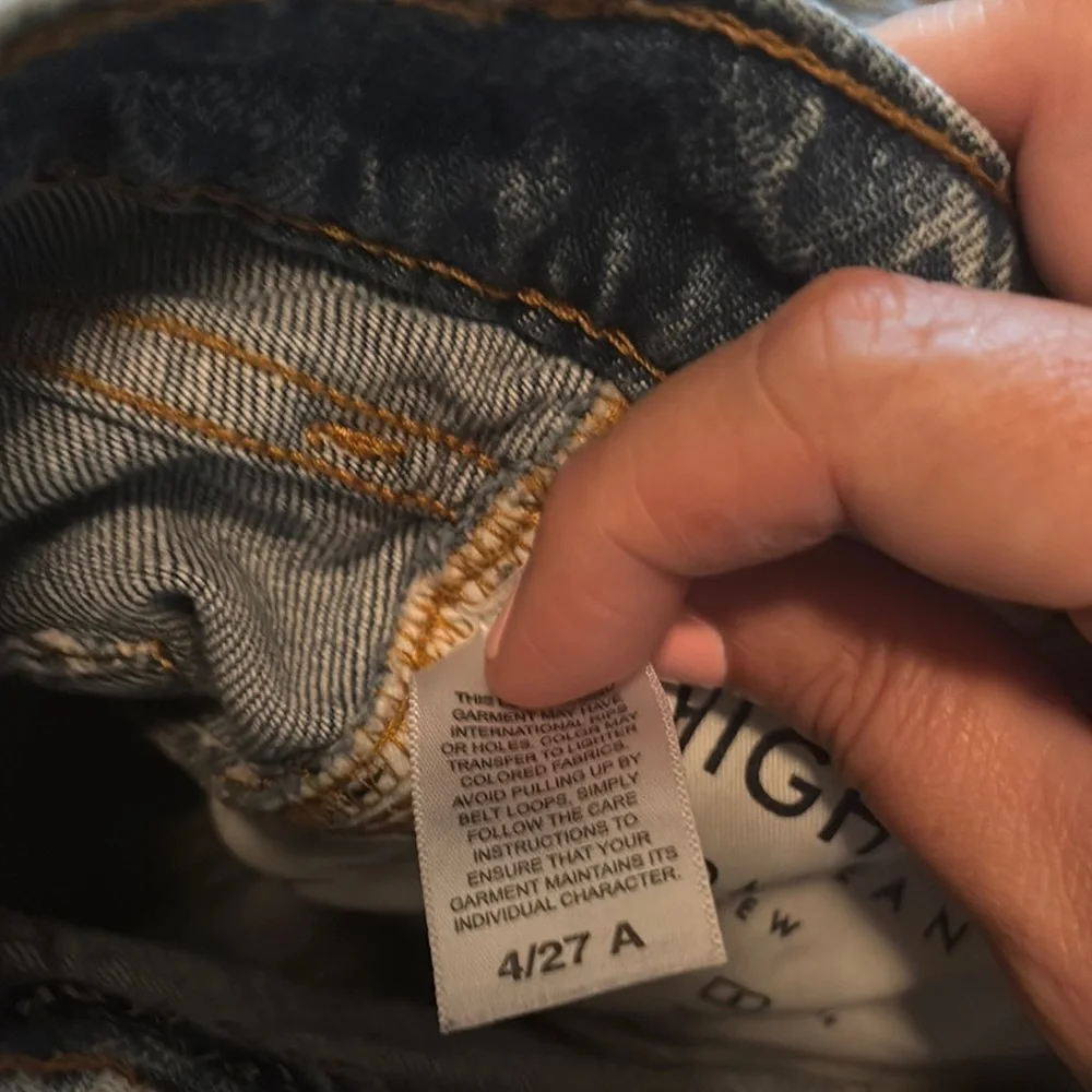 Lucky Brand Straight Leg Blue Jeans with Modern Distressing - Picture 11 of 11